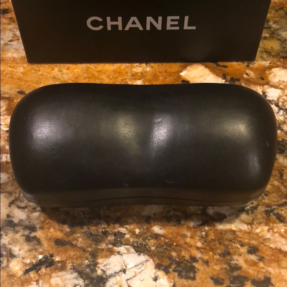 Chanel sunglasses - Picture 4 of 8